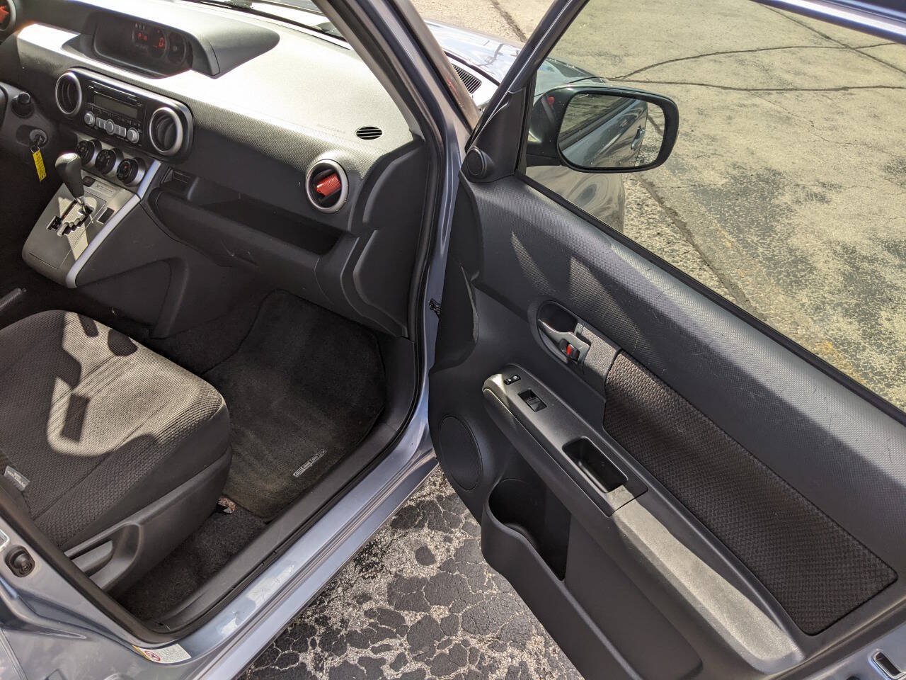 Used 2009 Scion xB FWD image 13