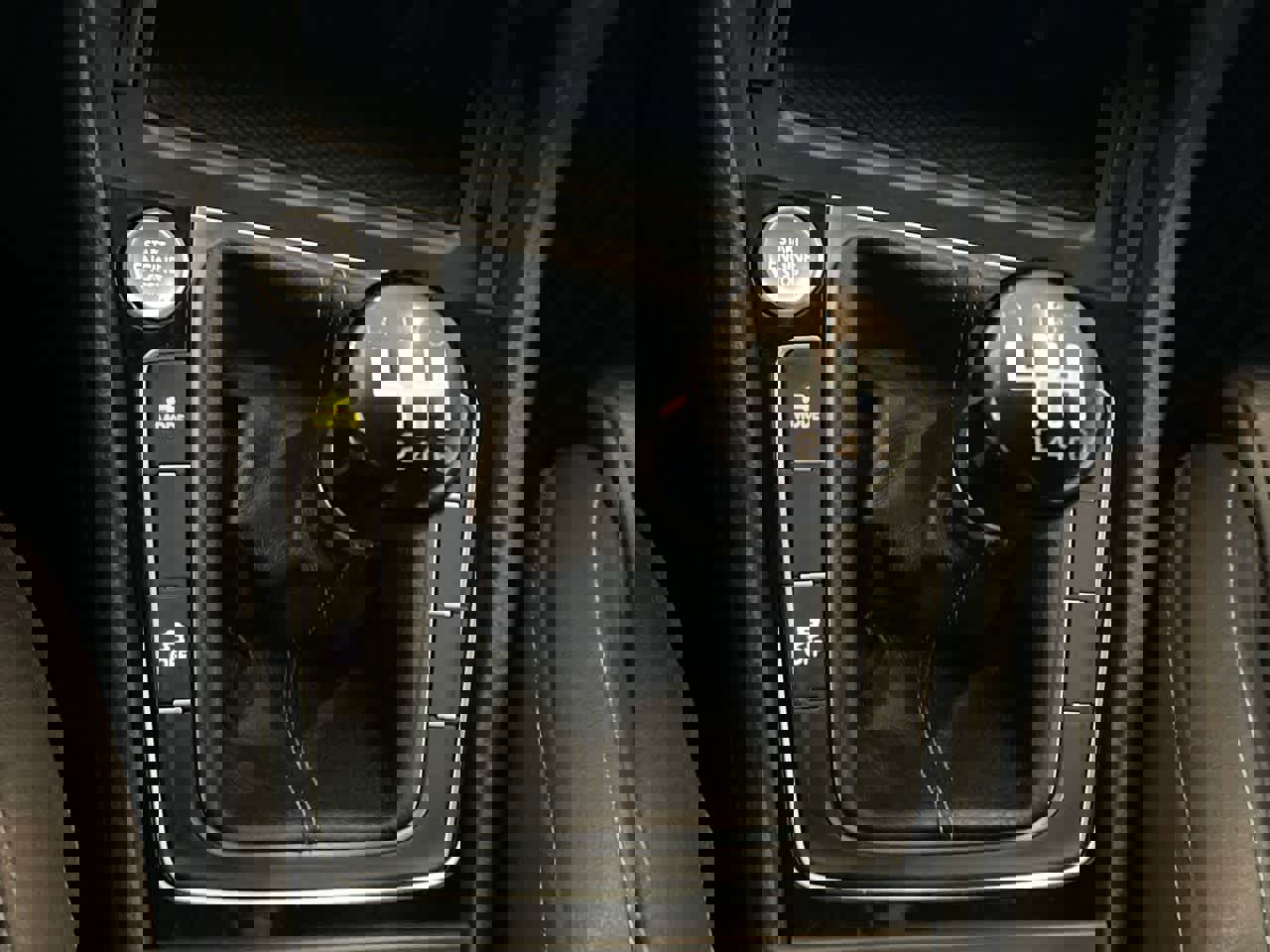 Used 2016 Volkswagen Golf R 4-Door image 19