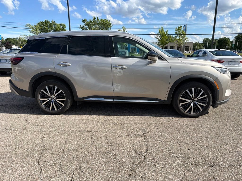Used 2024 INFINITI QX60 Sensory AWD/4WD image 4