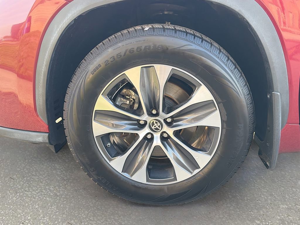 Used 2023 Toyota Highlander XLE FWD image 43