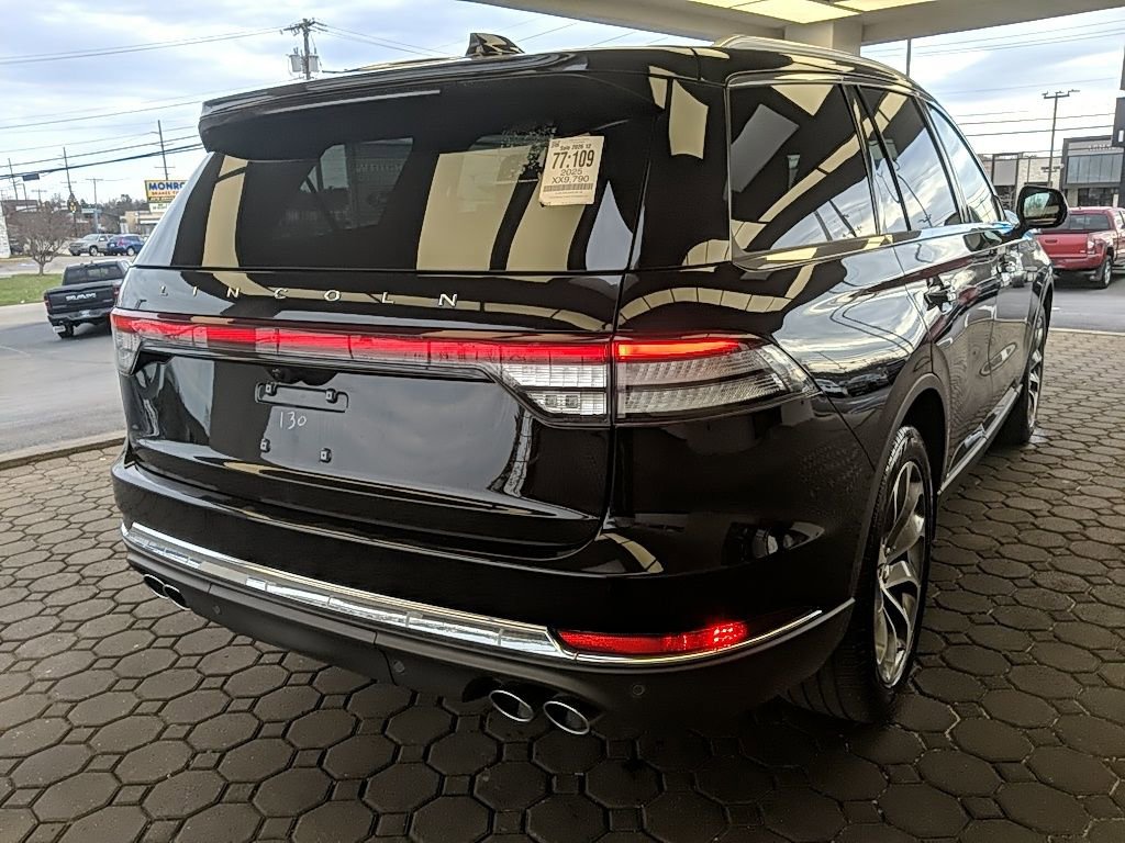 Used 2025 Lincoln Aviator AWD image 5