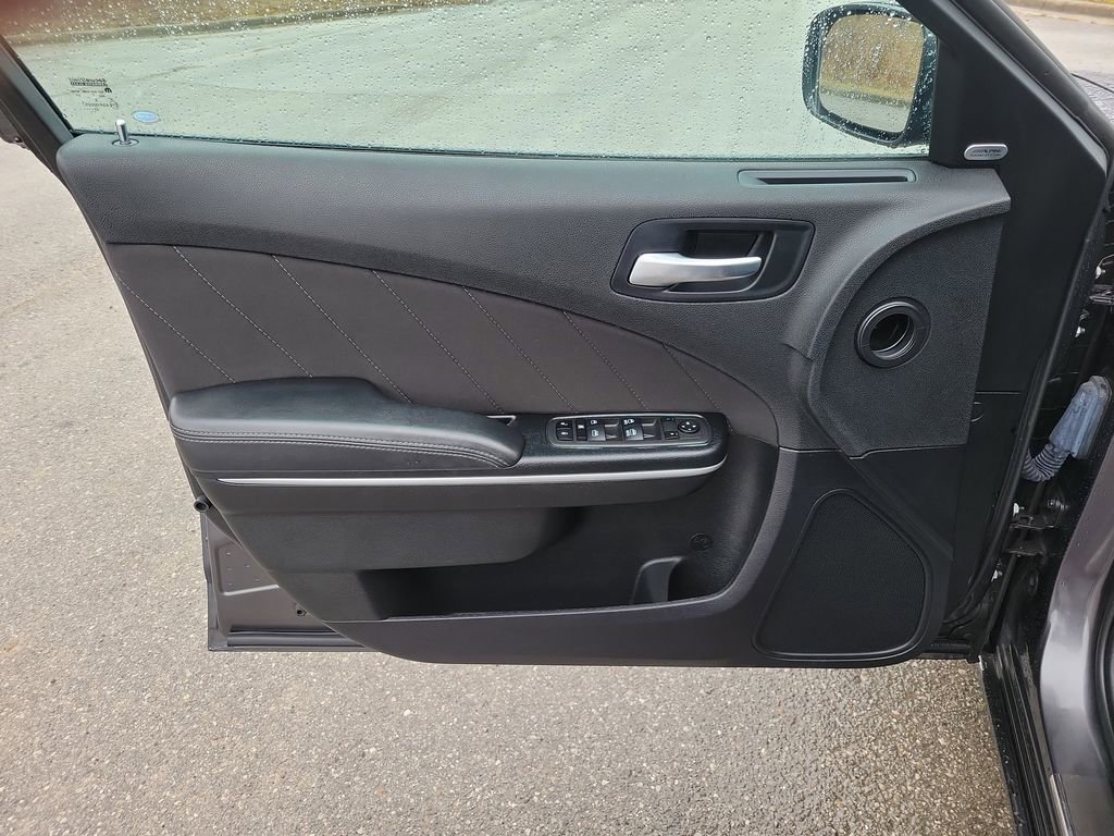 Used 2023 Dodge Charger SXT RWD image 25