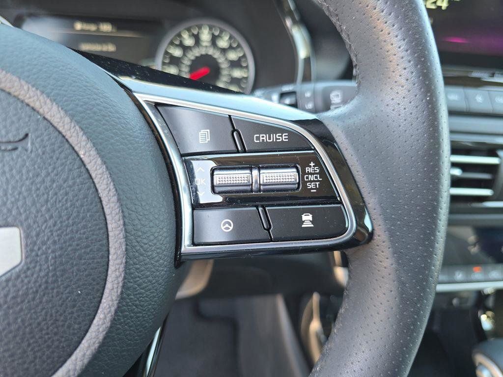 Used 2023 Kia Seltos SX image 32