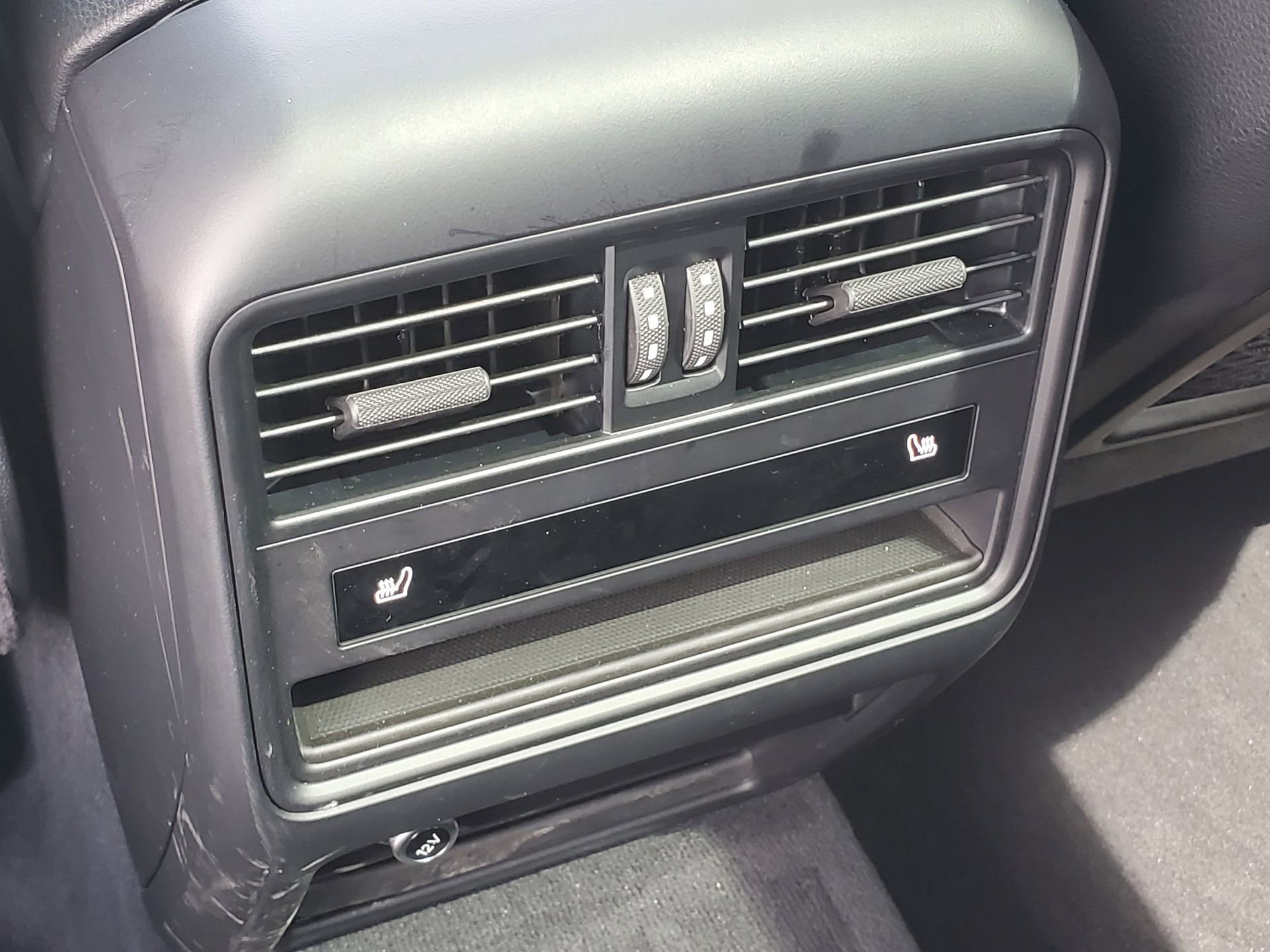 Used 2024 Porsche Cayenne AWD/4WD image 12