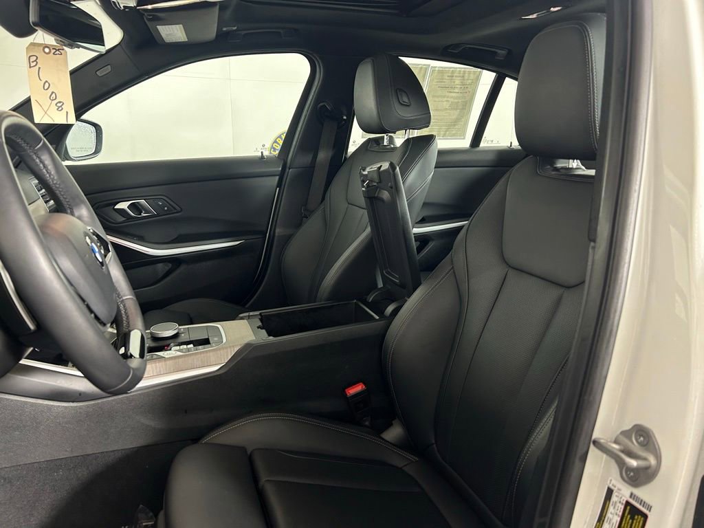 Used 2025 BMW 330i xDrive Sedan image 10
