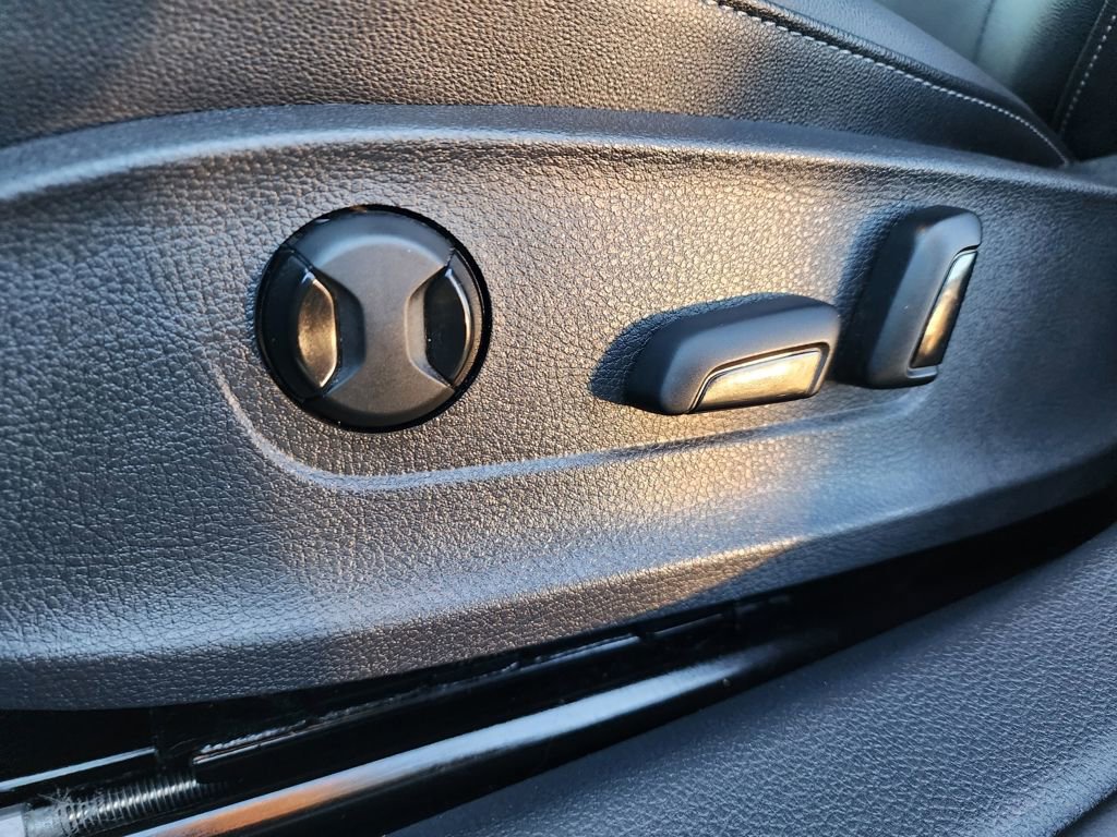 Used 2022 Volkswagen Passat 2.0T SE image 11