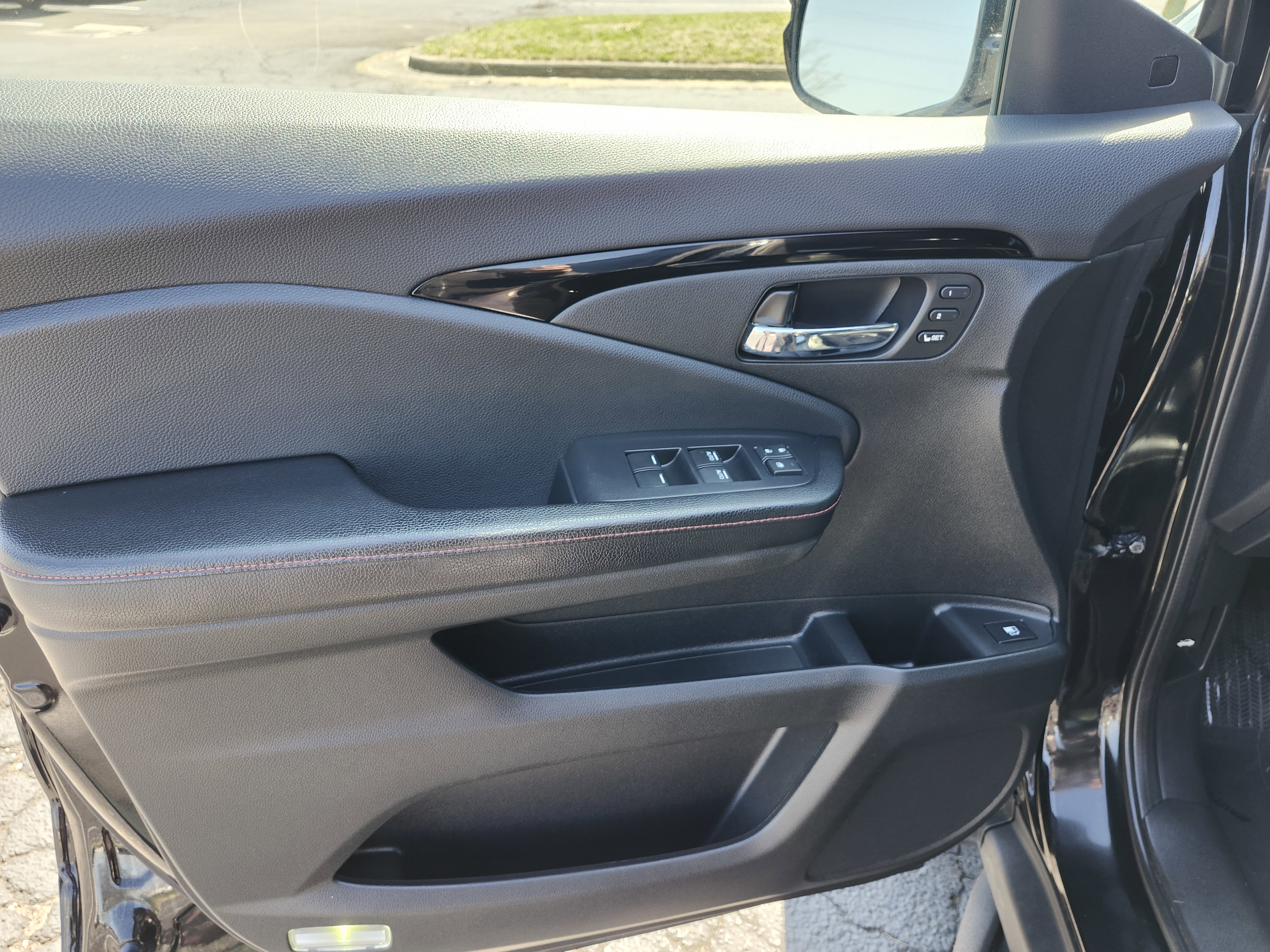 Used 2017 Honda Ridgeline Black Edition image 30