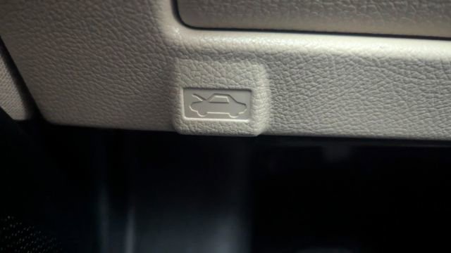 Used 2018 Subaru Outback 2.5i Premium image 33