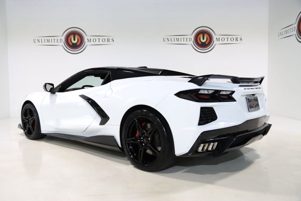 Used 2024 Chevrolet Corvette Stingray Premium Conv w/ Z51 Performance Package RWD image 4
