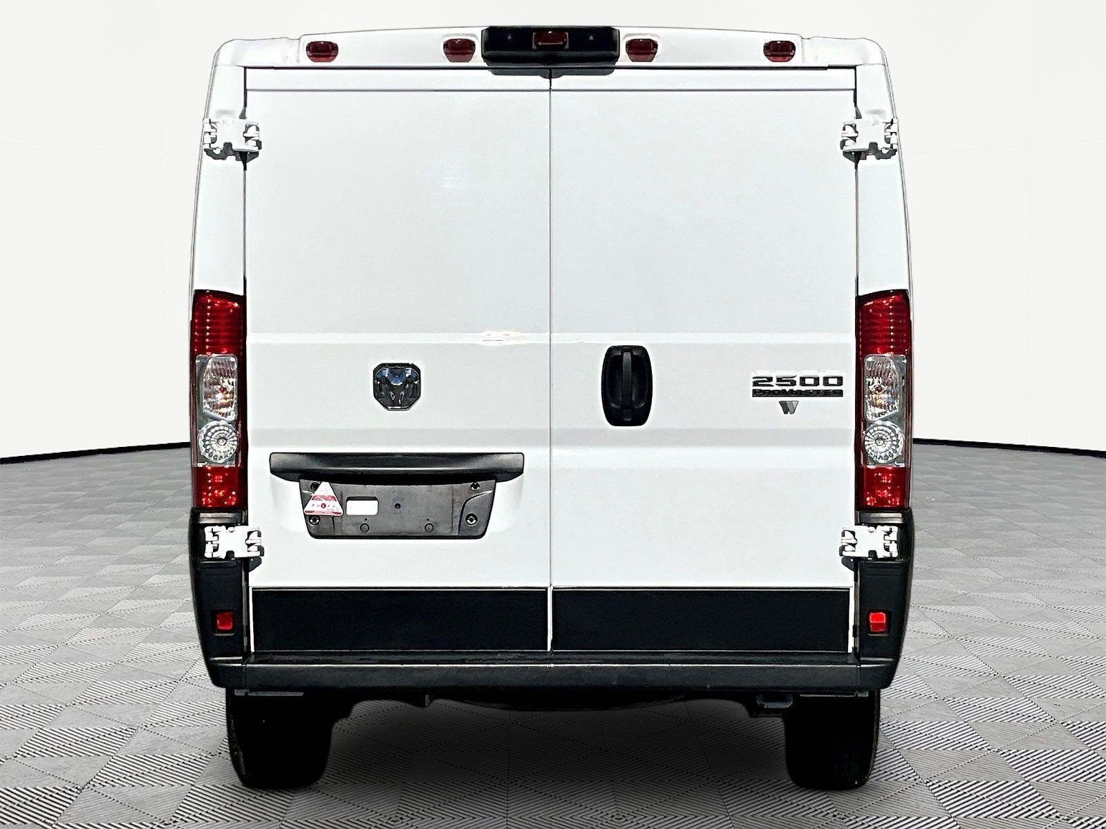 Used 2025 RAM ProMaster 2500 w/ Convenience Group FWD image 12