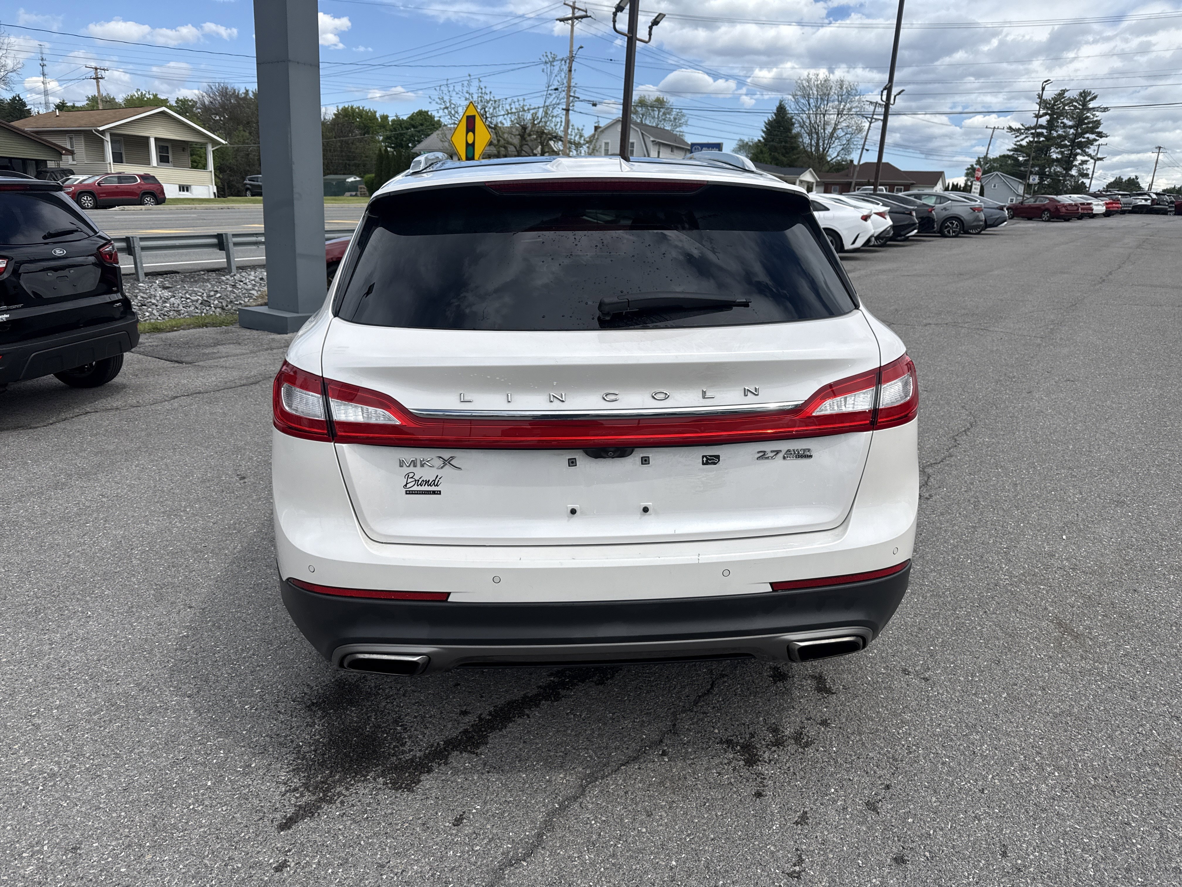 Used 2016 Lincoln MKX Reserve w/ Climate Package AWD/4WD image 4