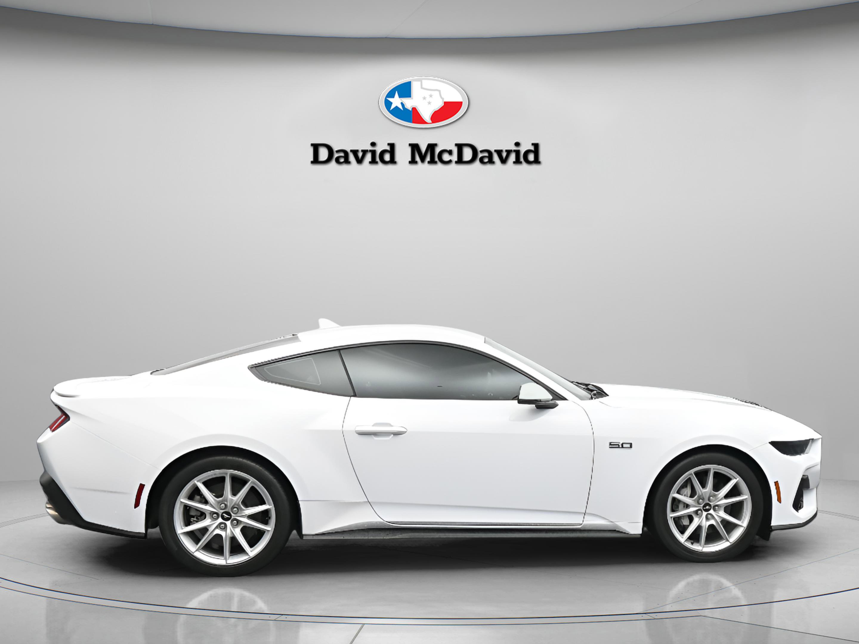Used 2025 Ford Mustang GT Premium RWD image 9