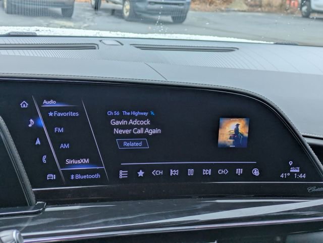 Used 2024 Cadillac Escalade V w/ LPO, ONYX Package image 23