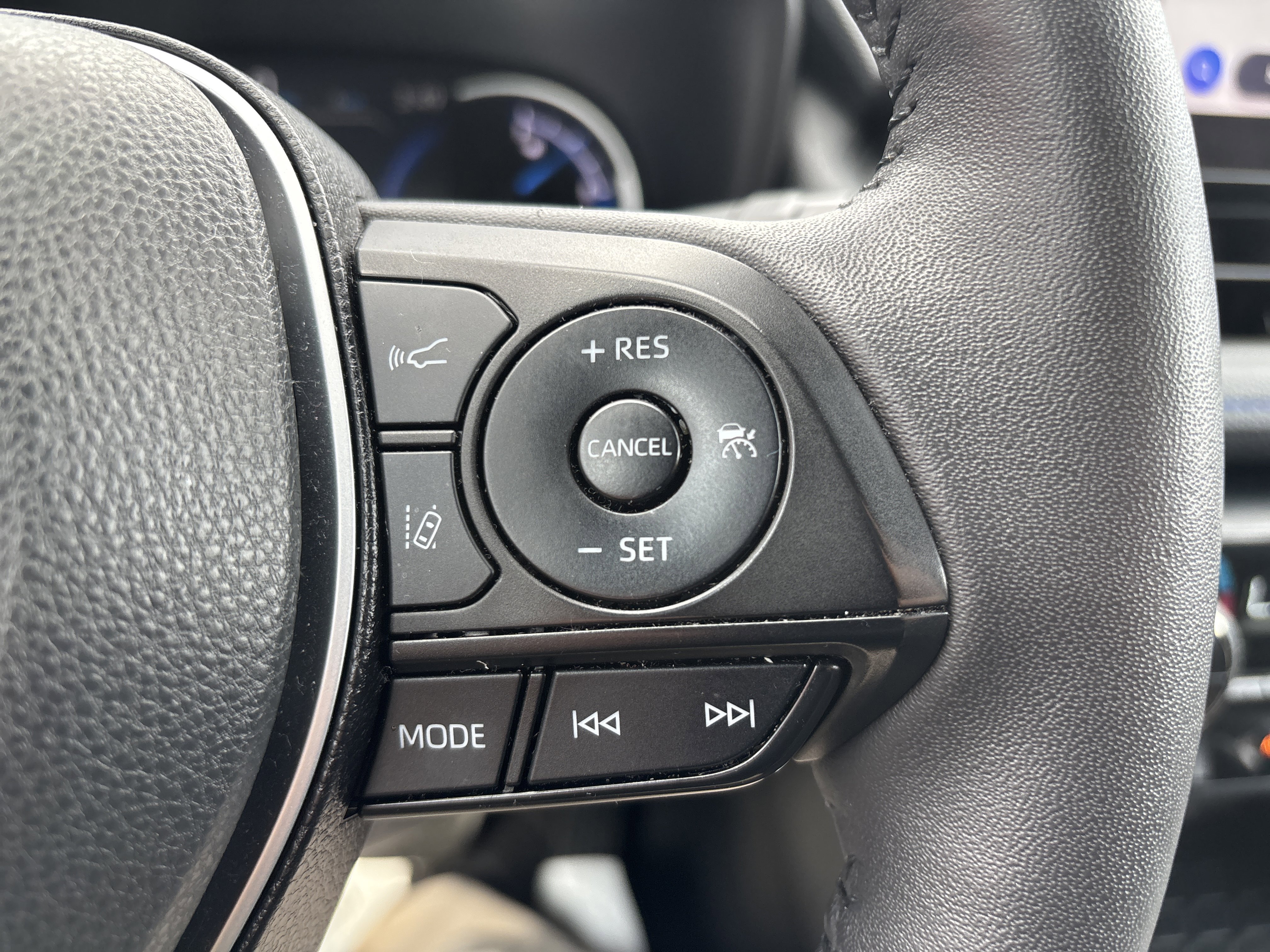 Used 2023 Toyota RAV4 SE w/ Convenience Package image 20