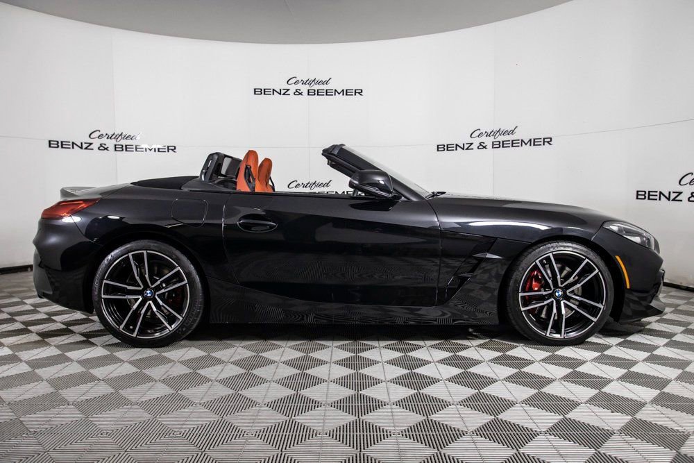 Used 2021 BMW Z4 M40i w/ Shadowloine Package image 5