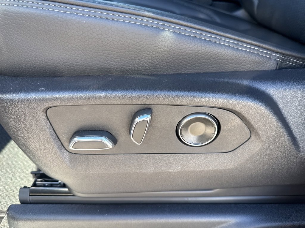 New 2026 GMC Yukon Denali w/ Sun & Power Step Package image 22