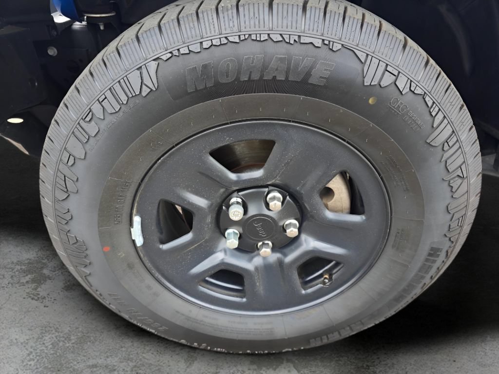 Used 2024 Jeep Wrangler Sport AWD/4WD image 28