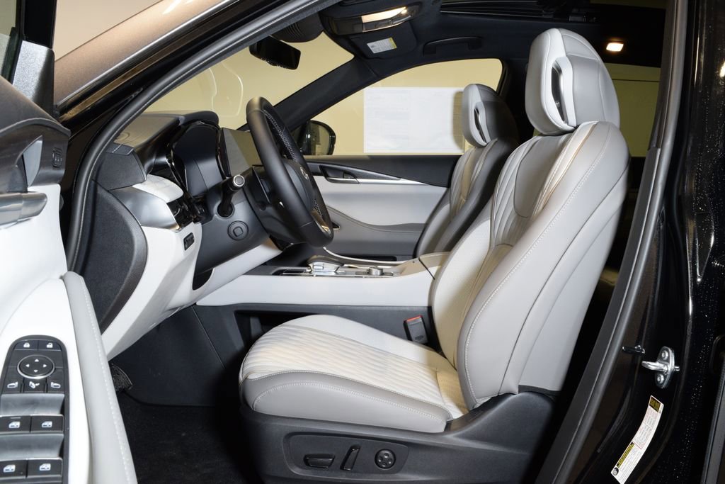 New 2026 INFINITI QX60 Autograph w/ Dark Cargo Package image 11