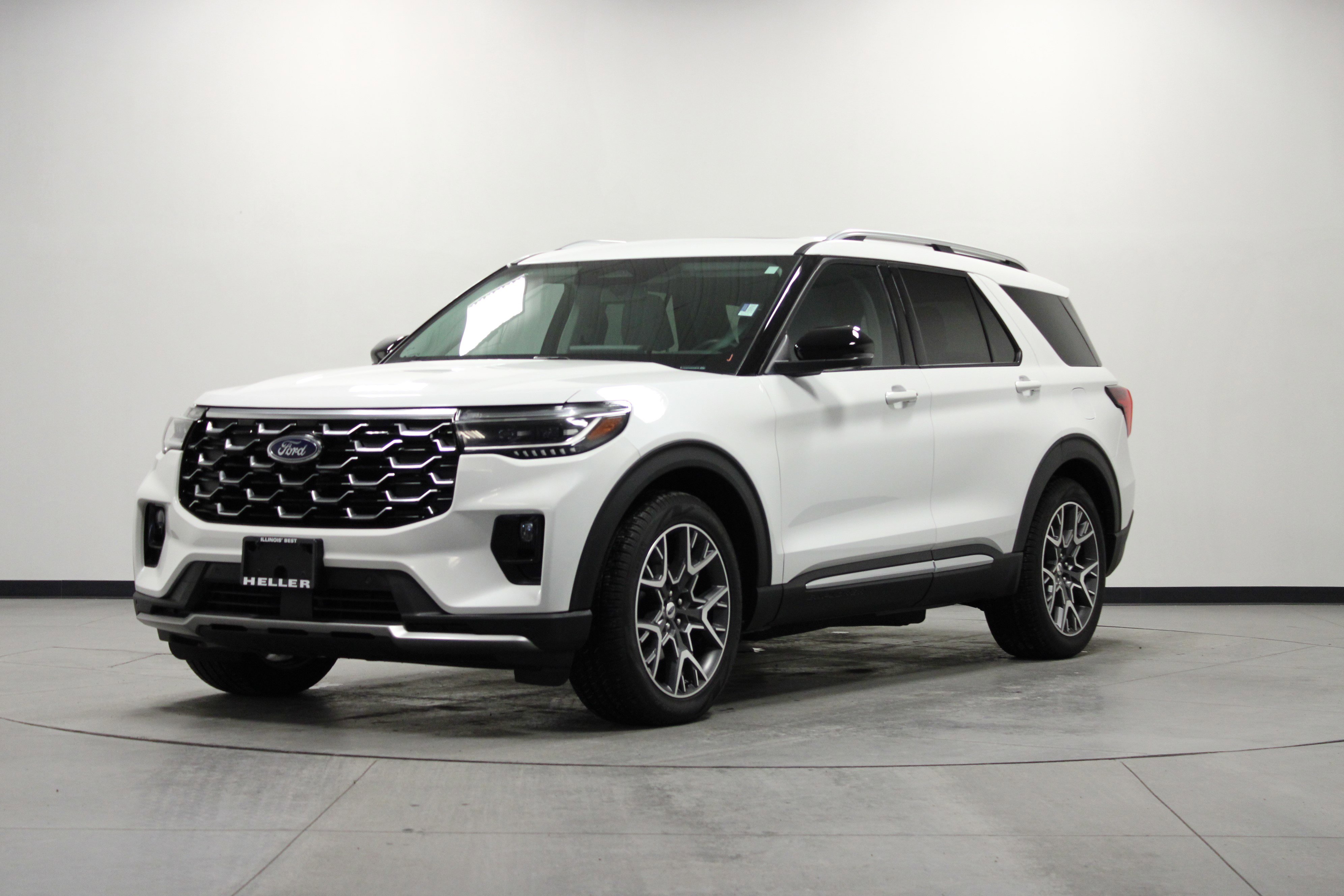 Used 2025 Ford Explorer Platinum w/ Ultimate Package image 8