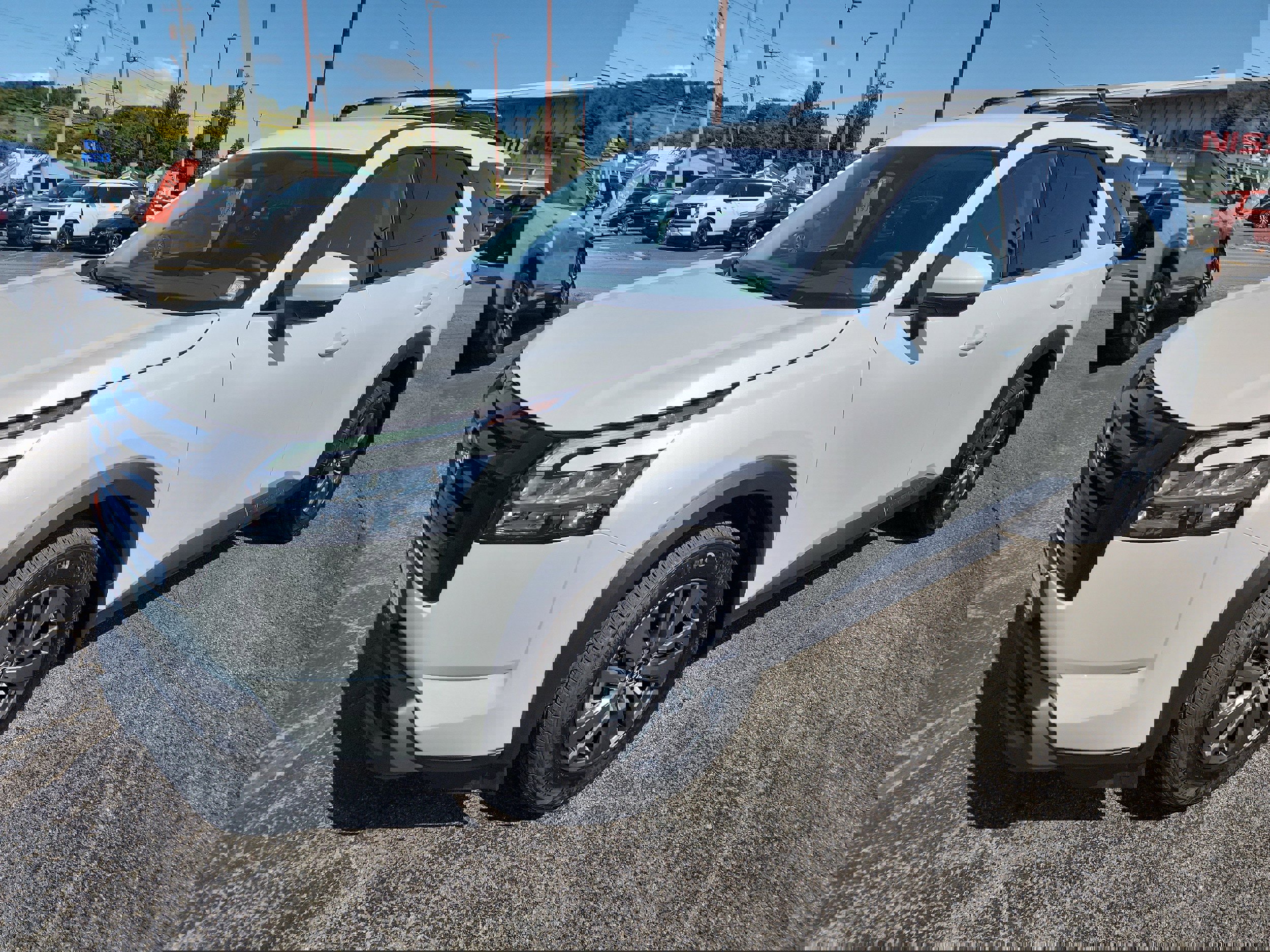 New 2025 Nissan Pathfinder SV w/ Black Appearance Package image 4