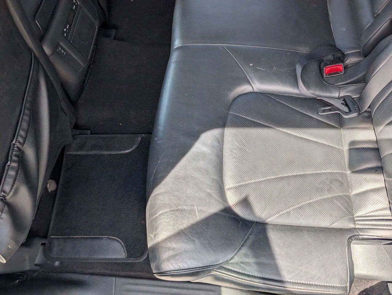 Used 2012 INFINITI QX56 4WD w/ Deluxe Touring Pkg image 30