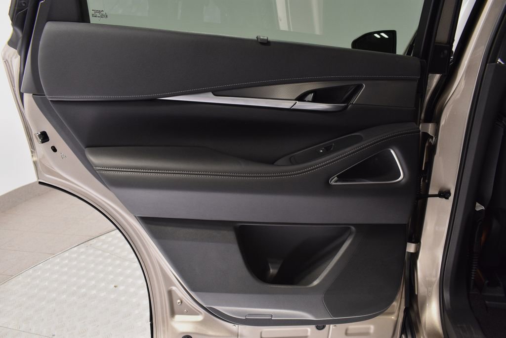 New 2026 INFINITI QX60 Luxe w/ Family Package image 27