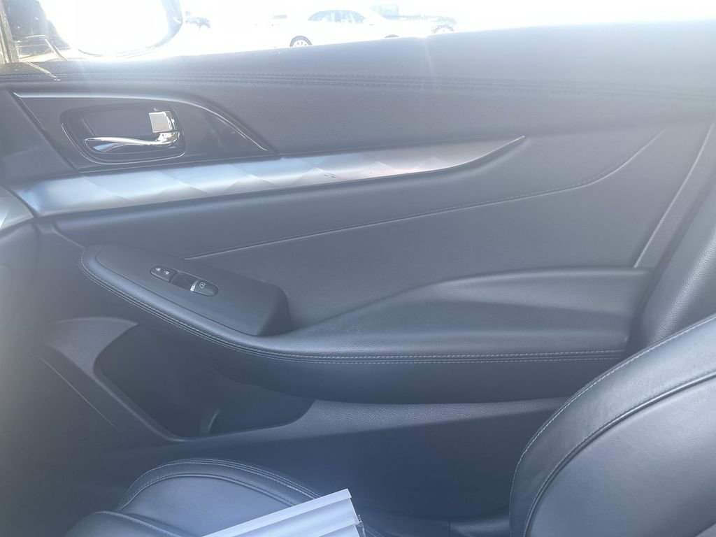 Used 2017 Nissan Maxima SR image 31