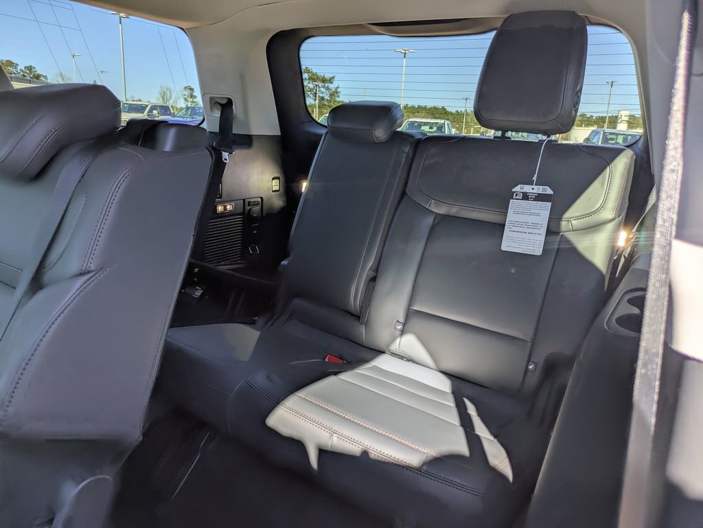 New 2025 Ford Expedition Active image 10