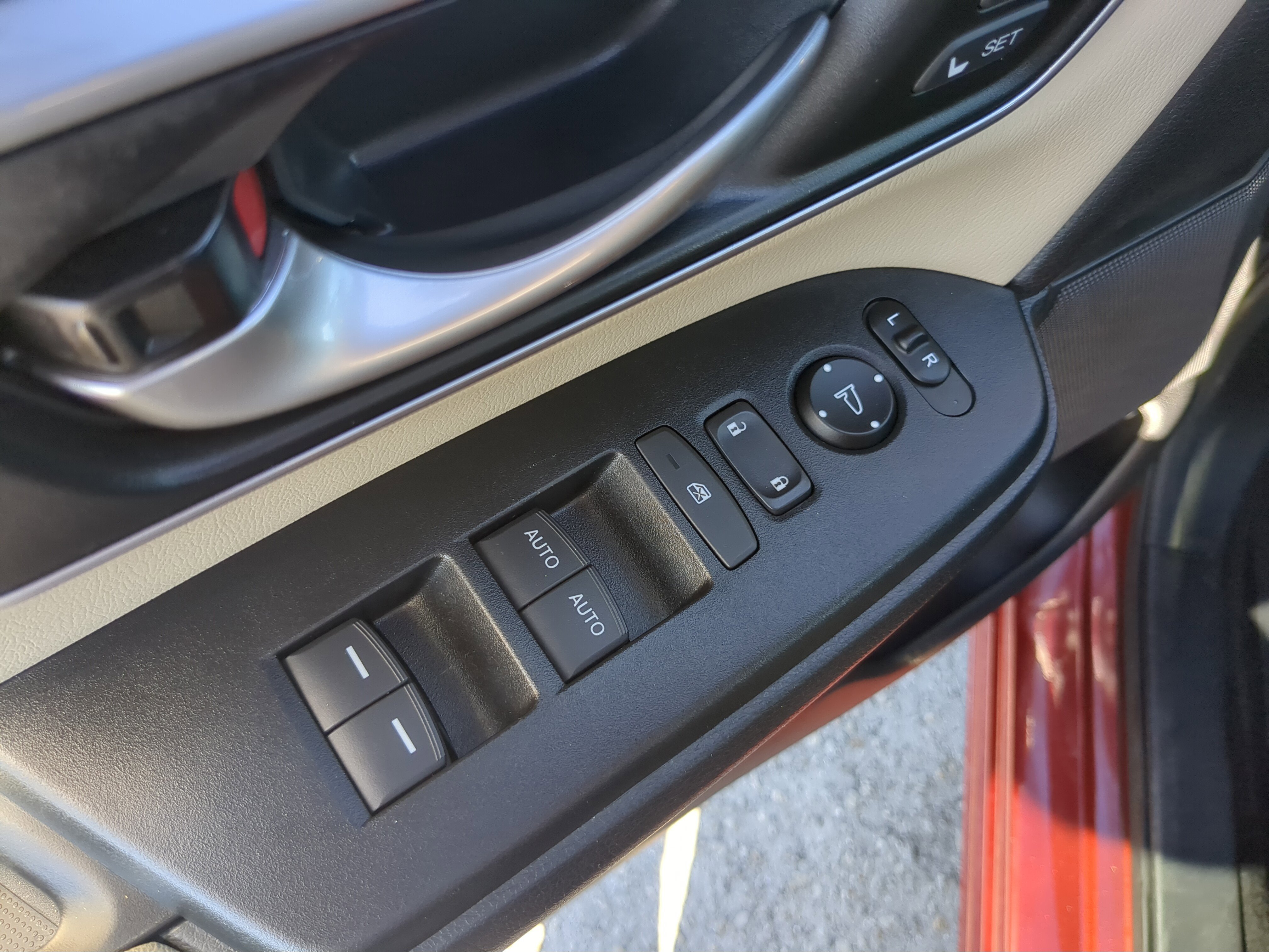 Used 2018 Honda CR-V Touring image 17