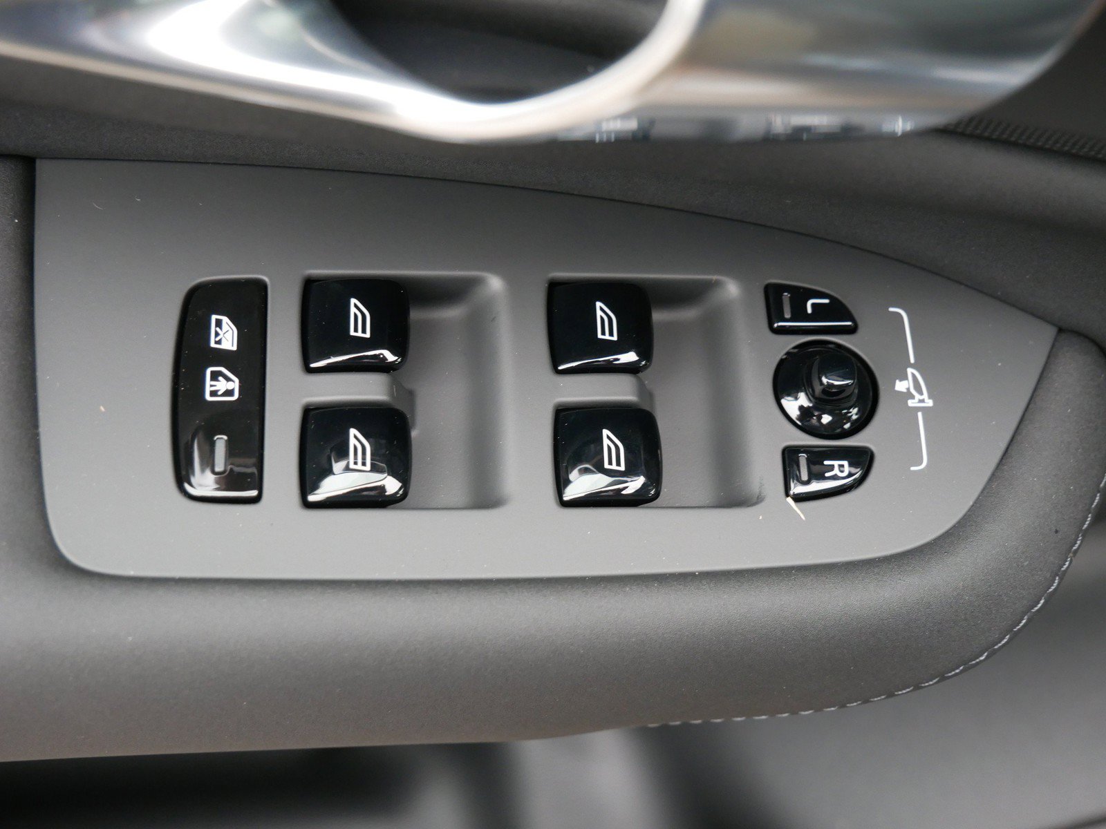 New 2027 Volvo XC90 B6 Ultra AWD/4WD image 9
