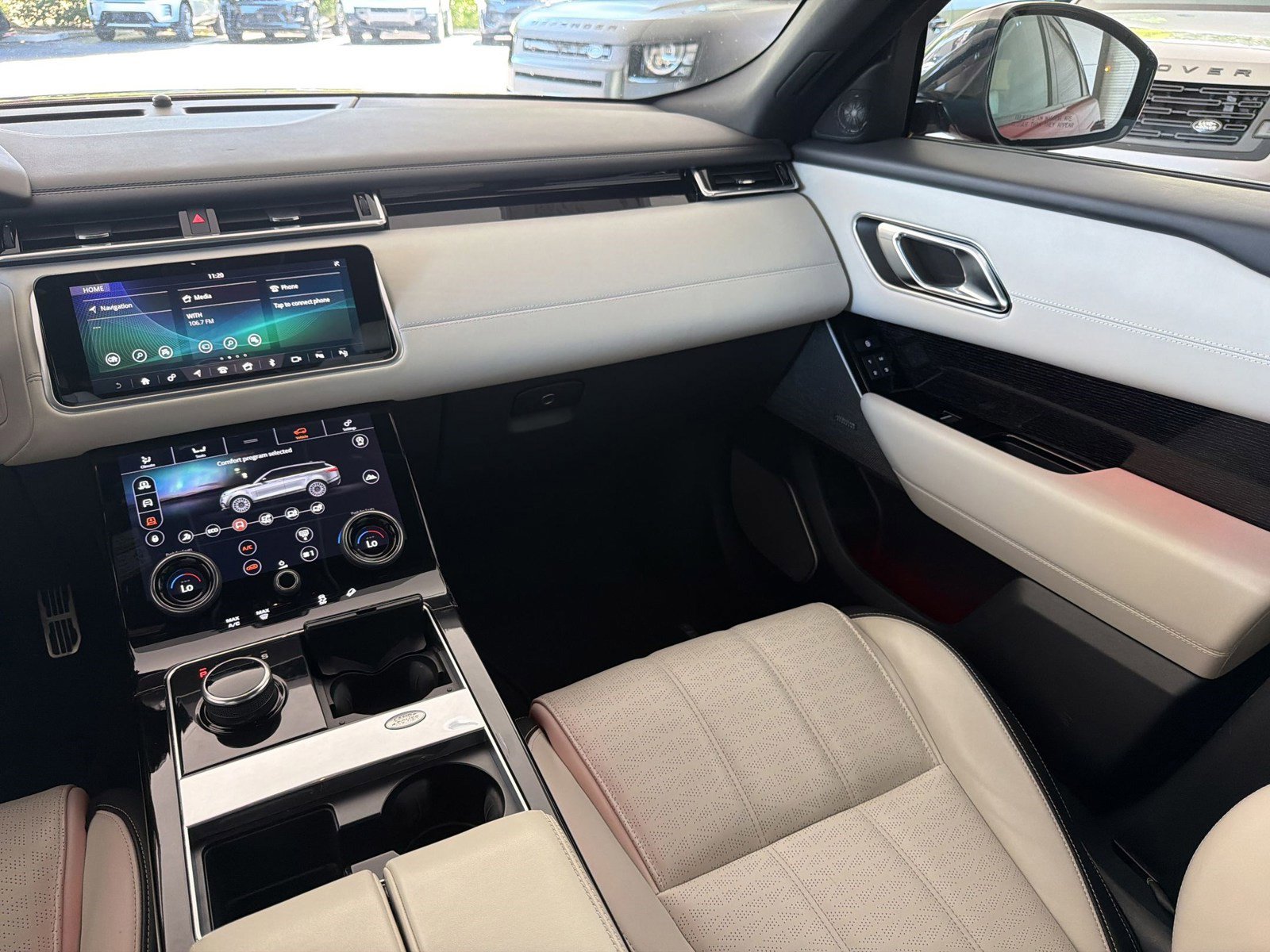 Used 2018 Land Rover Range Rover Velar R-Dynamic HSE AWD/4WD image 29