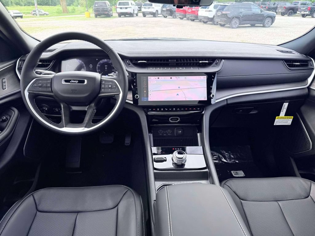 New 2026 Jeep Grand Cherokee Limited AWD/4WD image 3