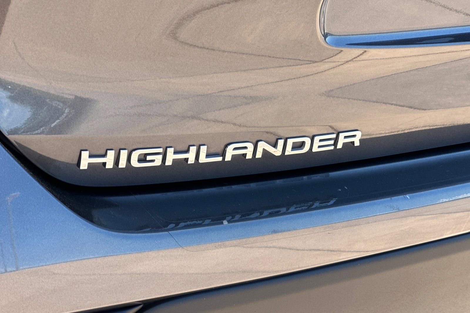 Used 2023 Toyota Highlander LE FWD image 35
