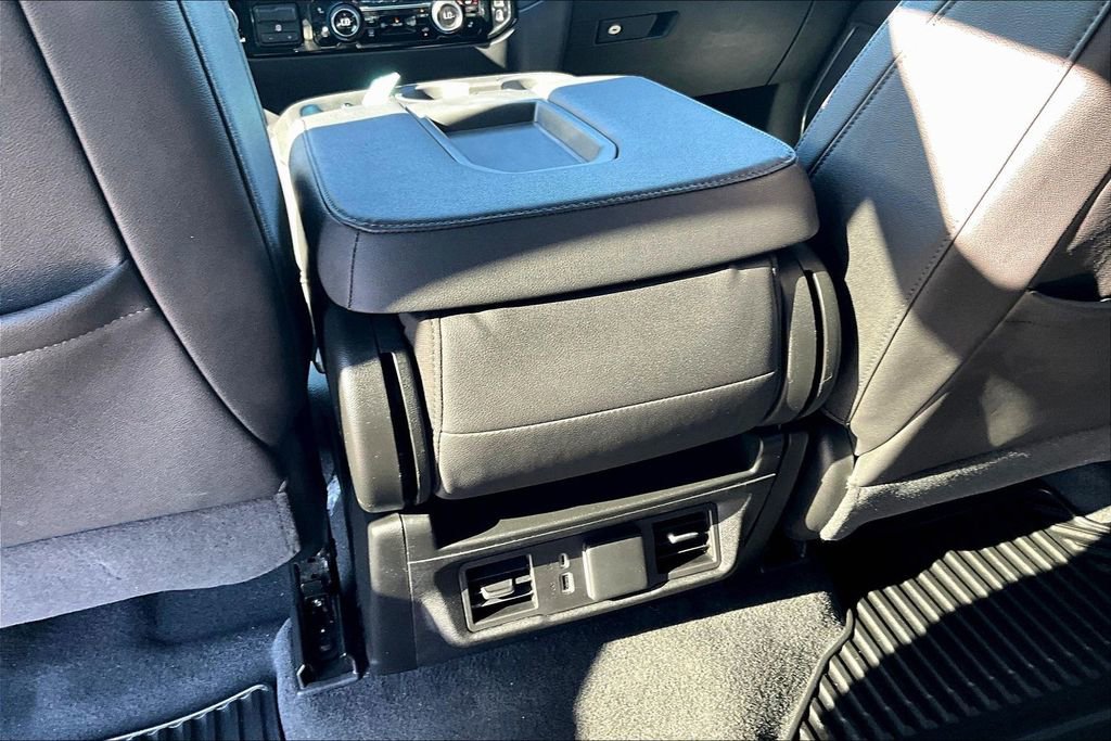 Used 2024 Chevrolet Silverado 2500 LTZ image 31
