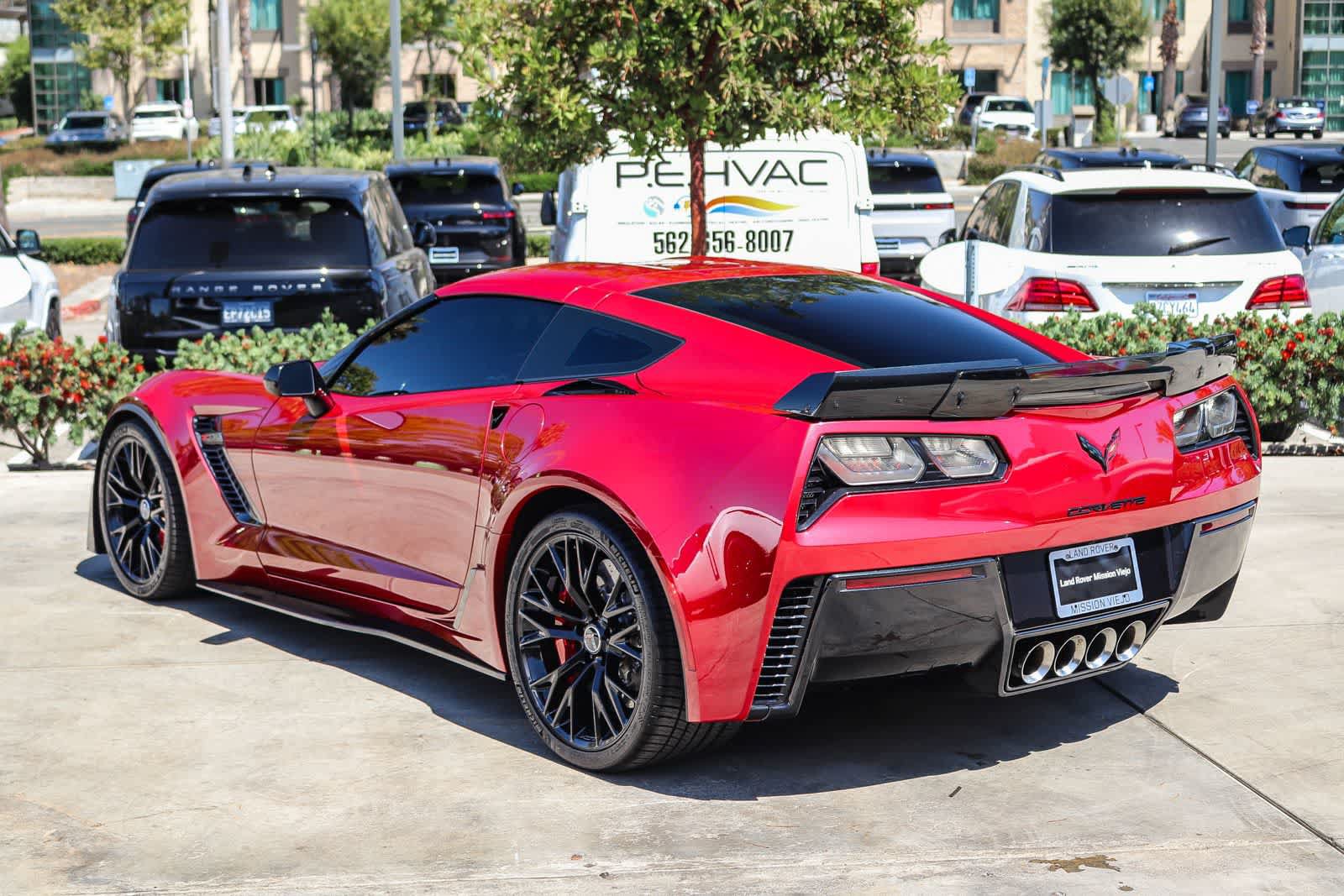 Used 2015 Chevrolet Corvette Z06 w/ 3LZ Preferred Equipment Group RWD image 4
