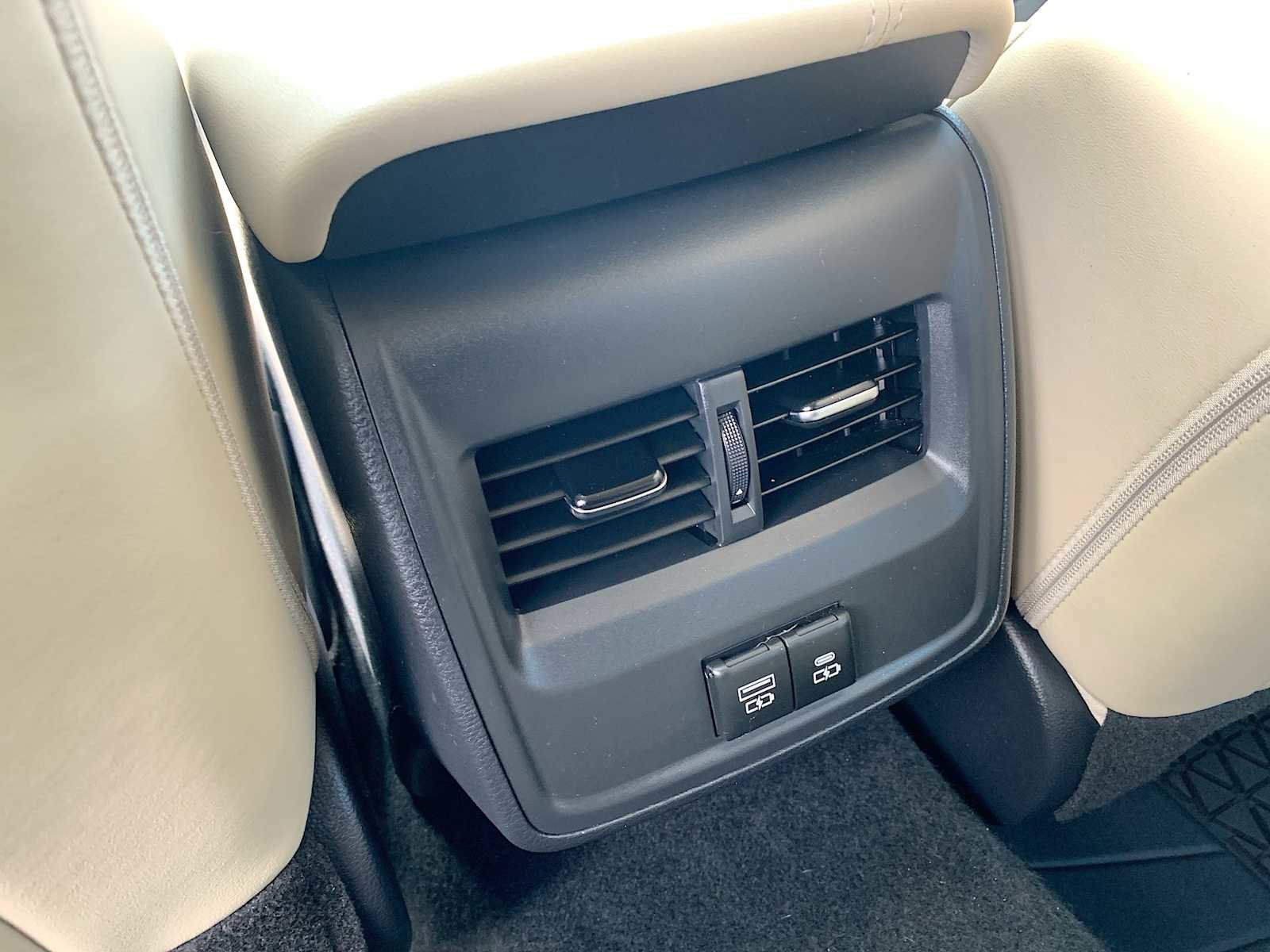 Used 2021 Toyota Avalon XLE w/ Moonroof Package image 21