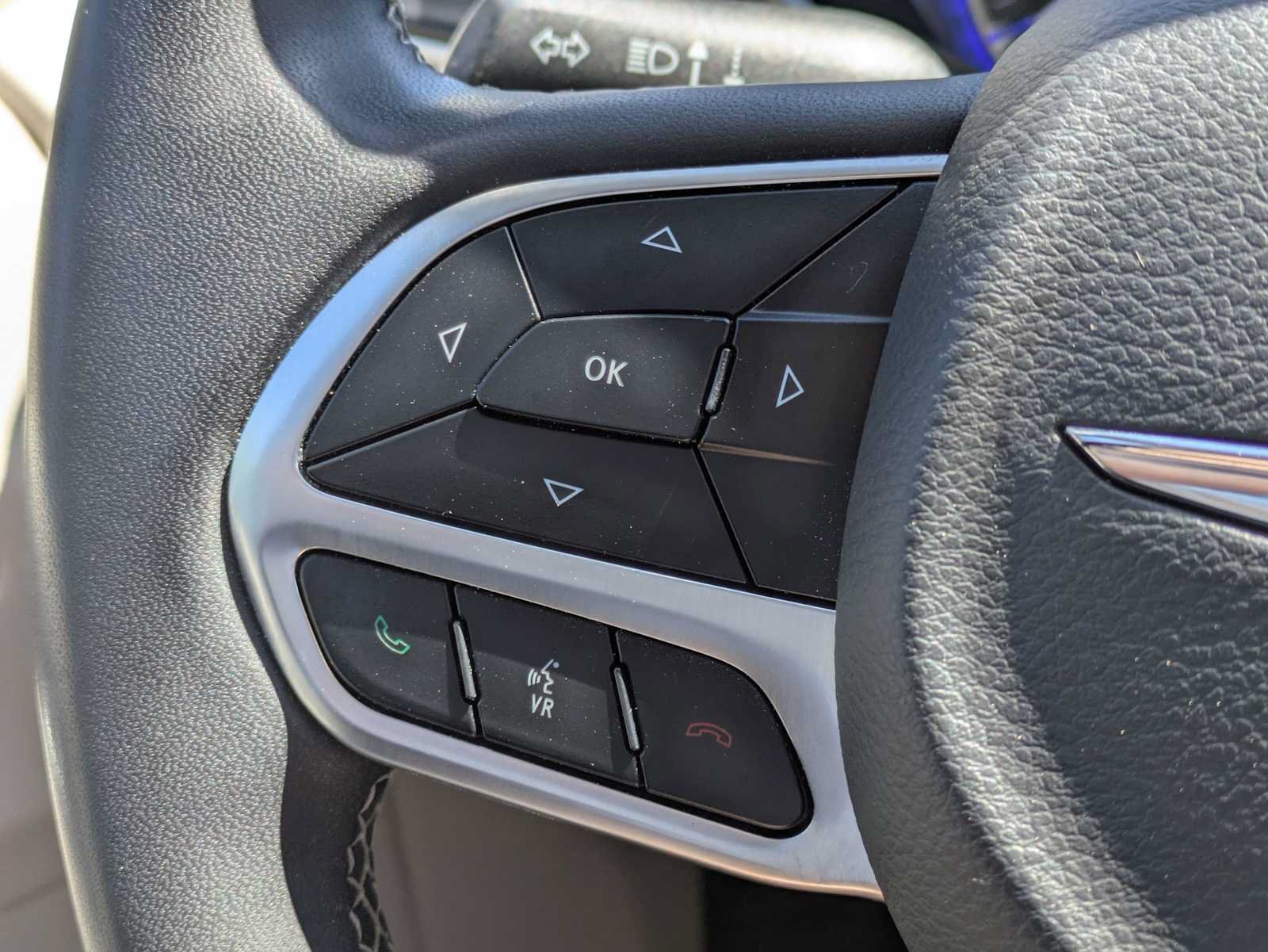Used 2022 Chrysler Pacifica Touring-L FWD image 23