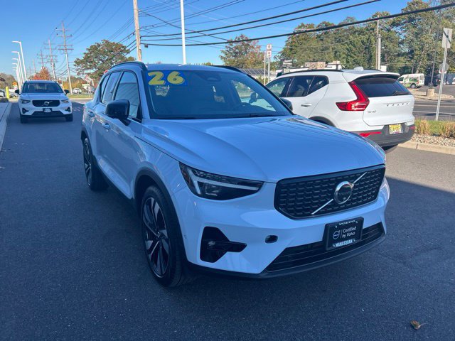 Certified 2026 Volvo XC40 B5 Plus AWD/4WD image 6