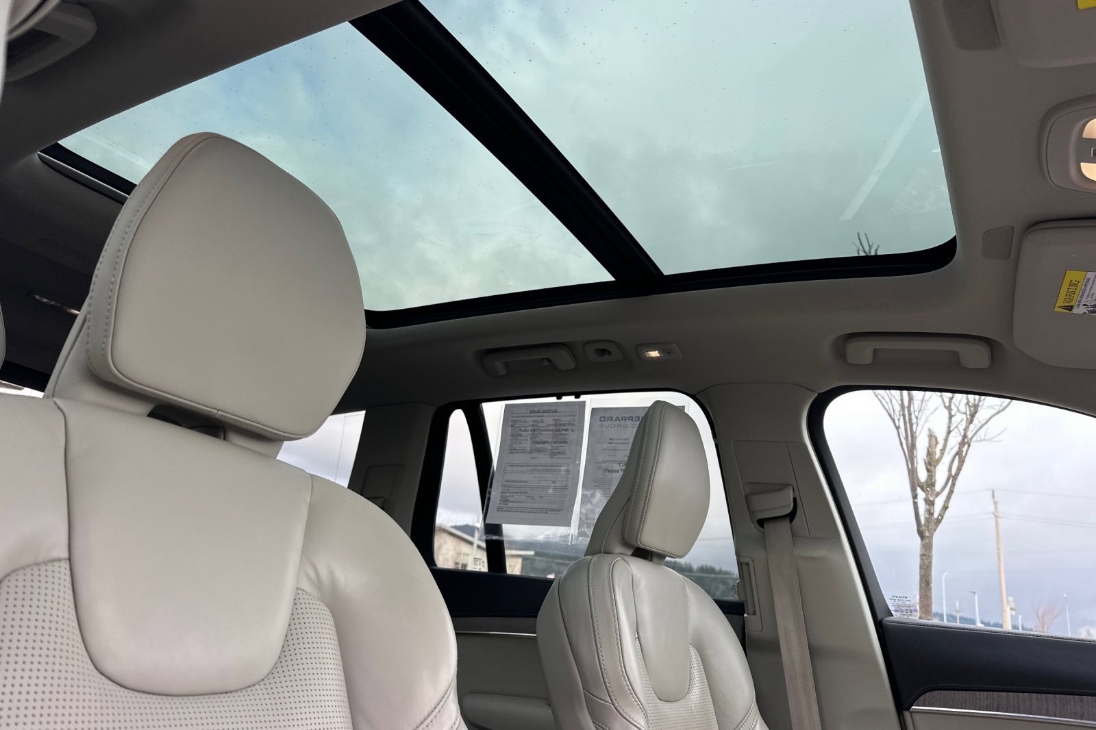 Used 2023 Volvo XC90 T8 Ultimate image 19