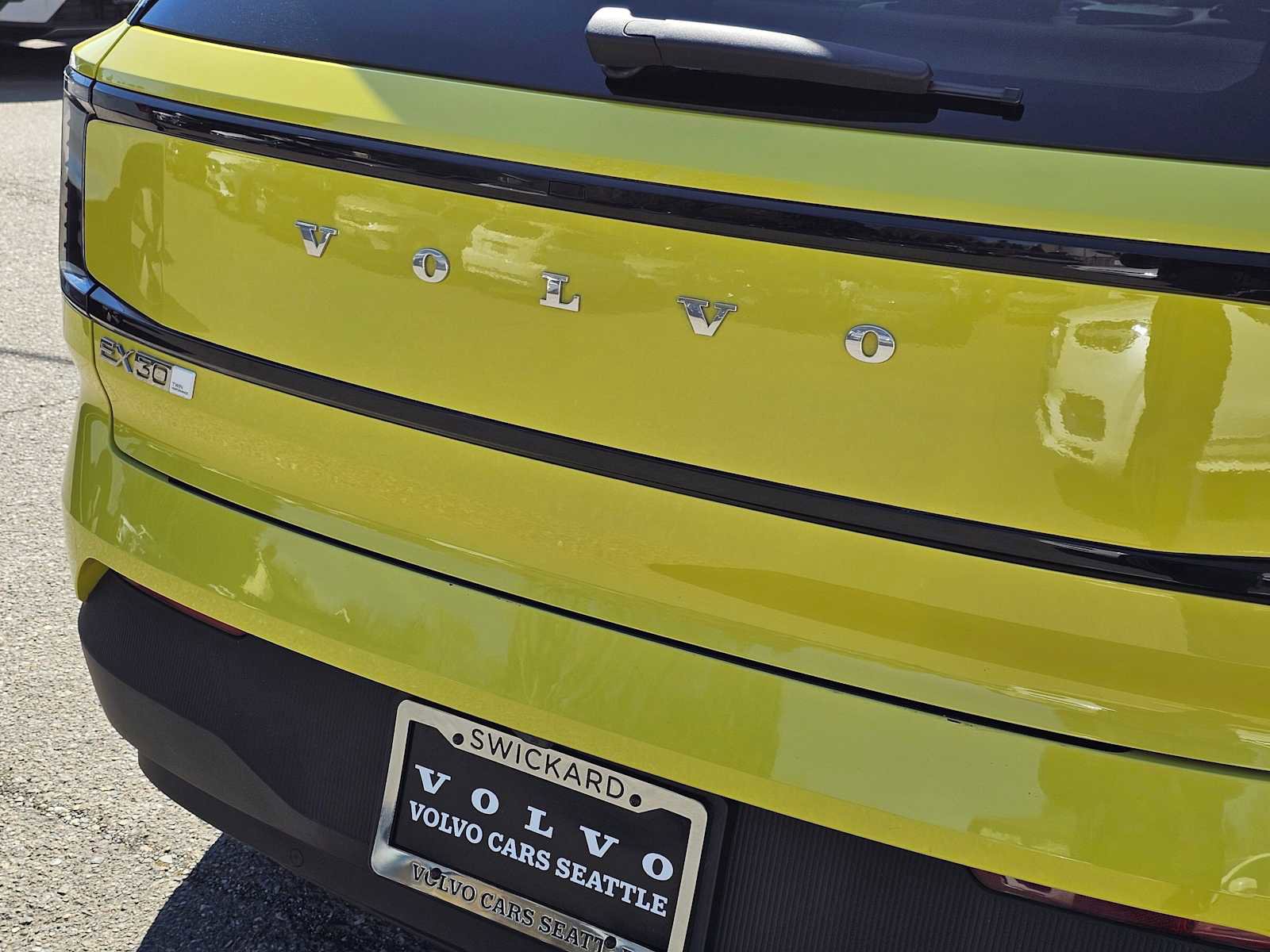 Used 2025 Volvo EX30 Plus w/ Protection Package Premier image 15