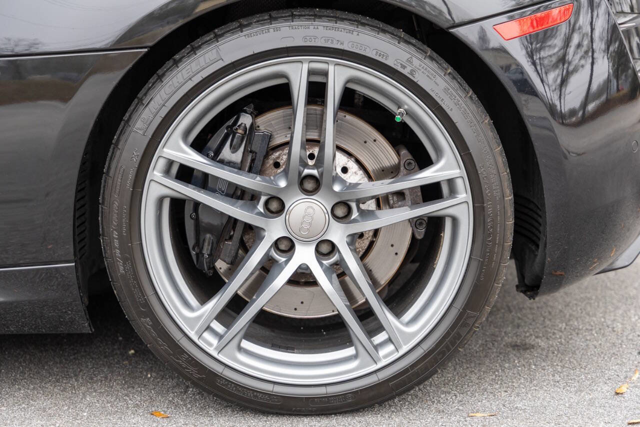 Used 2011 Audi R8 V10 image 11