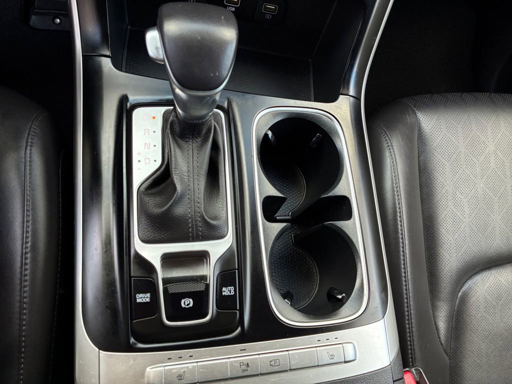 Used 2024 Kia Carnival LX image 9