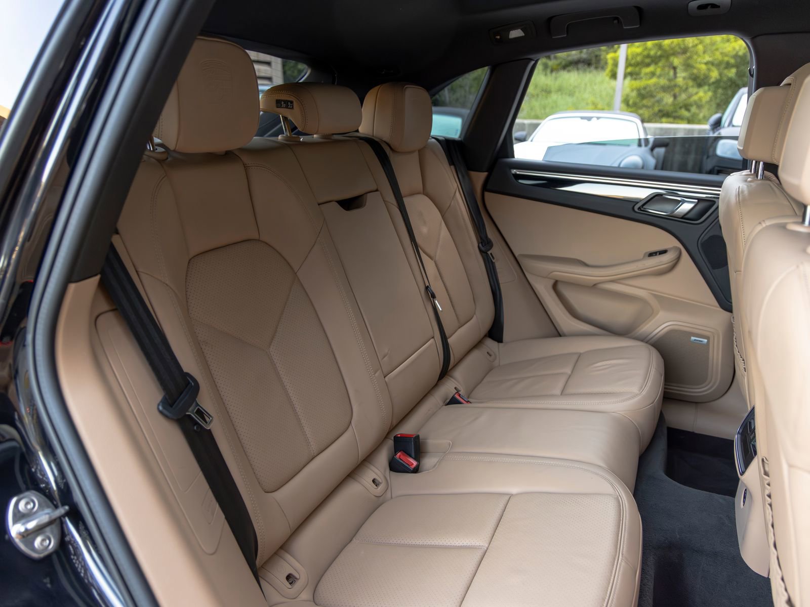 Certified 2020 Porsche Macan AWD/4WD image 52