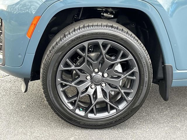 New 2026 Jeep Grand Cherokee Summit AWD/4WD image 11