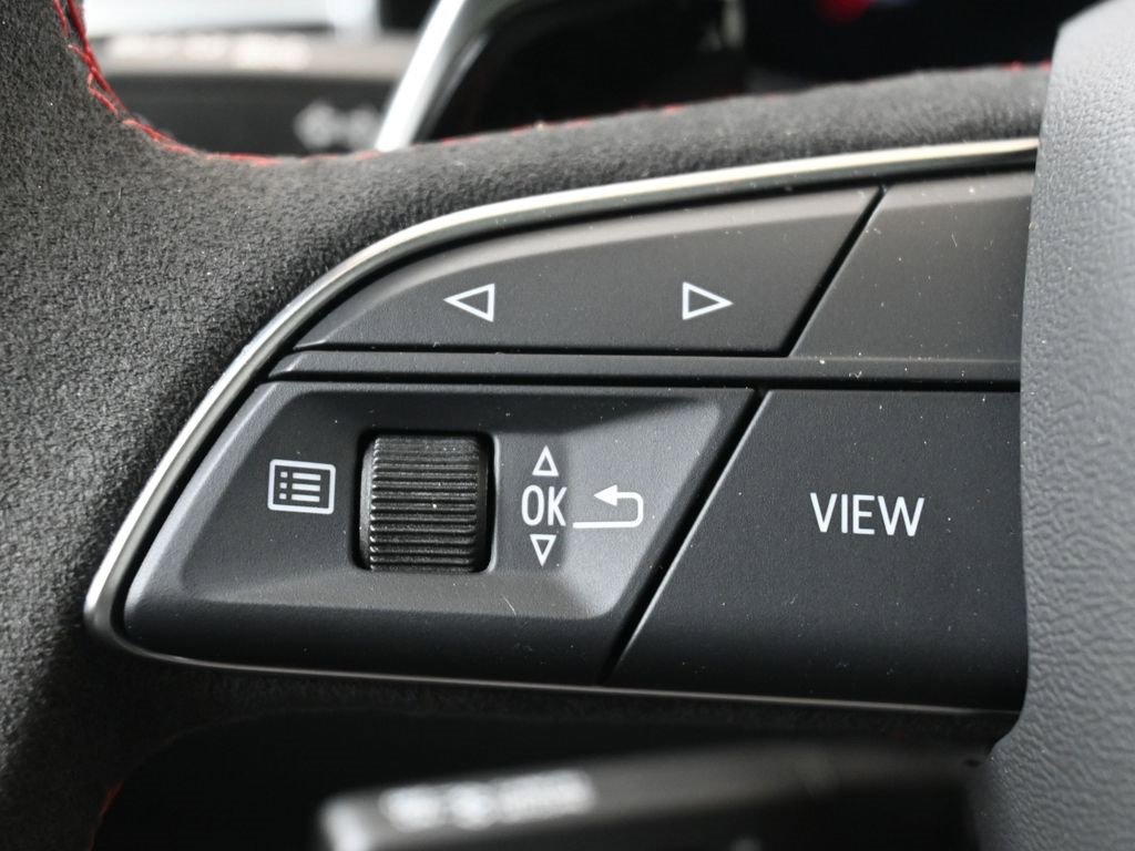 Used 2025 Audi RS Q8 performance w/ RS Design Package - Red image 27