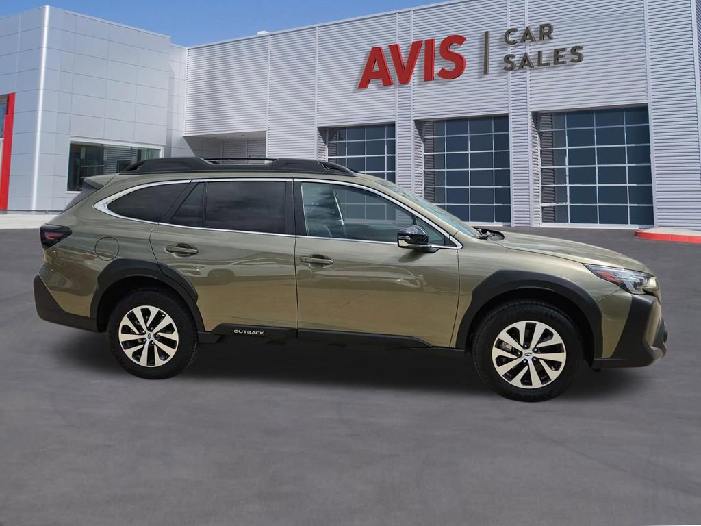 Used 2025 Subaru Outback Premium image 7