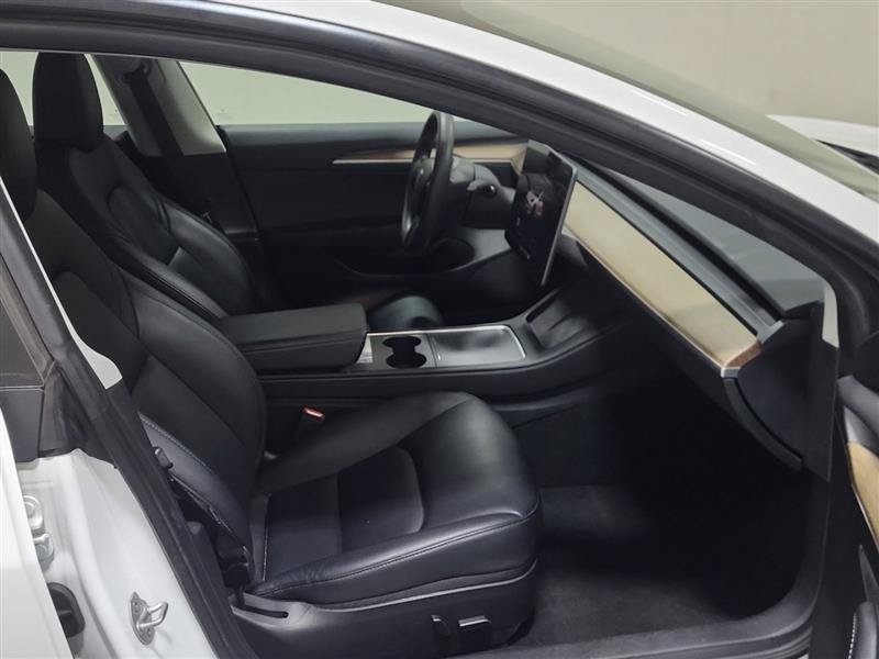 Used 2023 Tesla Model 3 Standard Range RWD image 4