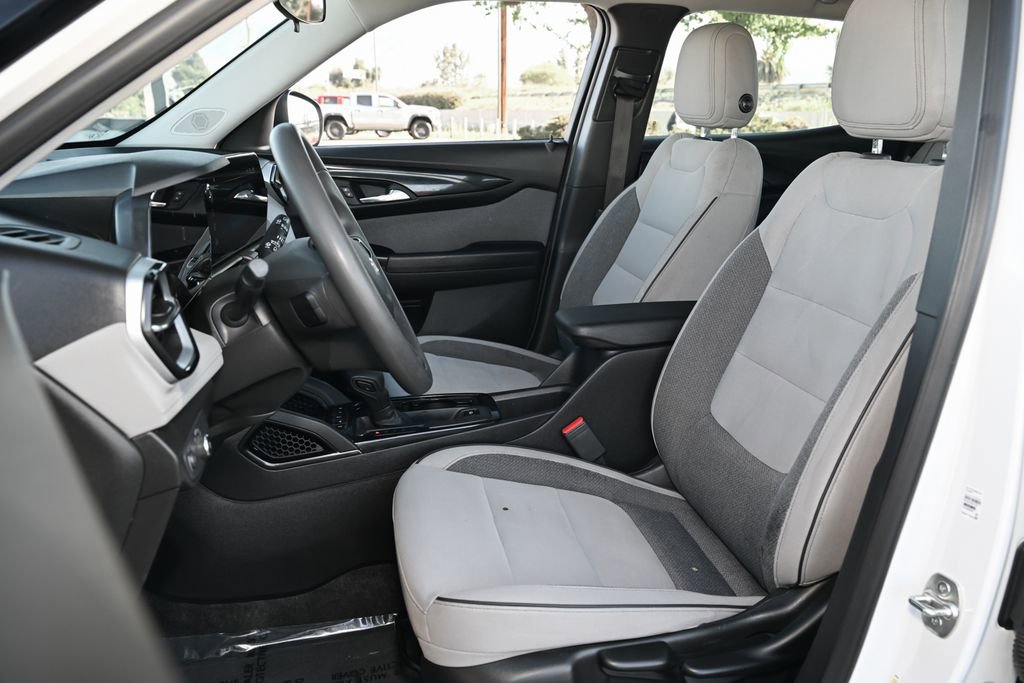 Used 2024 Chevrolet TrailBlazer LS image 18