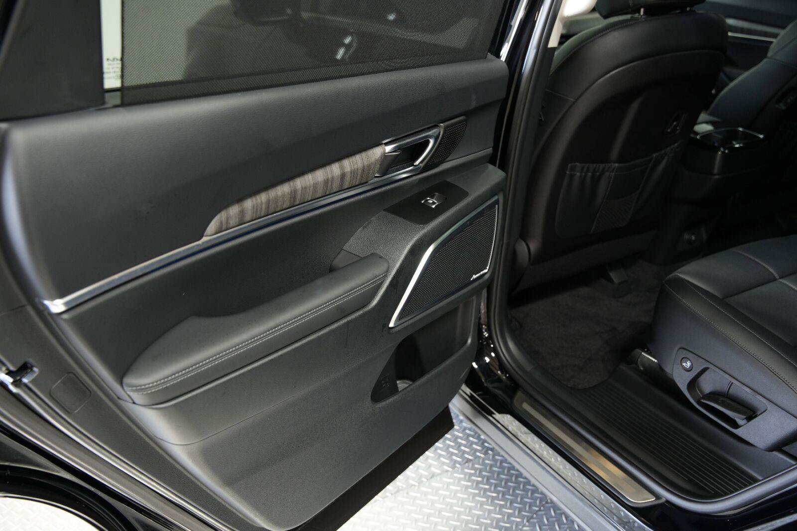 Used 2025 Kia Telluride SX AWD/4WD image 28