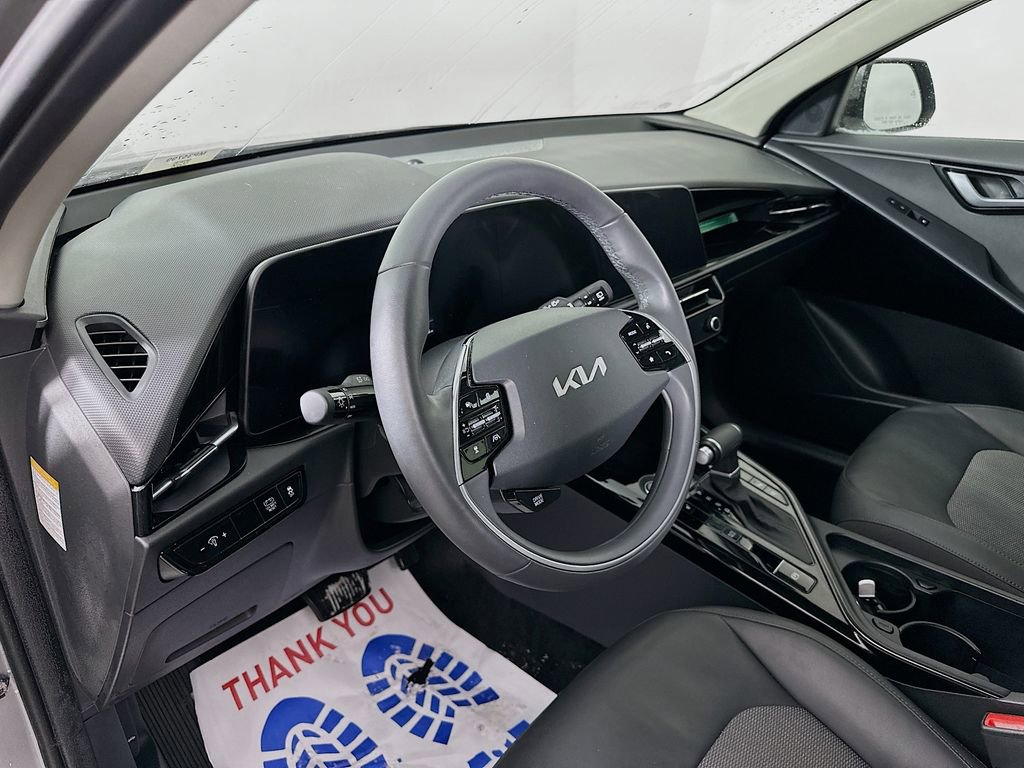 Used 2023 Kia Niro EX image 14